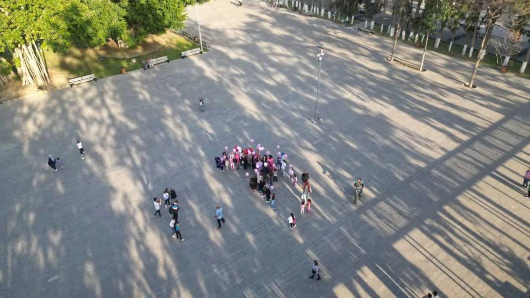 Hatay’da 10 Yıllık Meme Kanseri Mücadelesinde Zafer Balonlarla Taçlandı 2